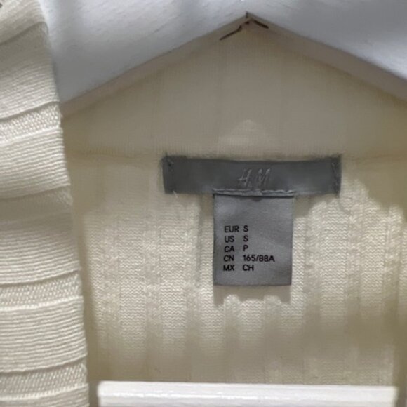 H&M Woman’s Cream Sweater Size: S, worn once - Picture 5 of 5